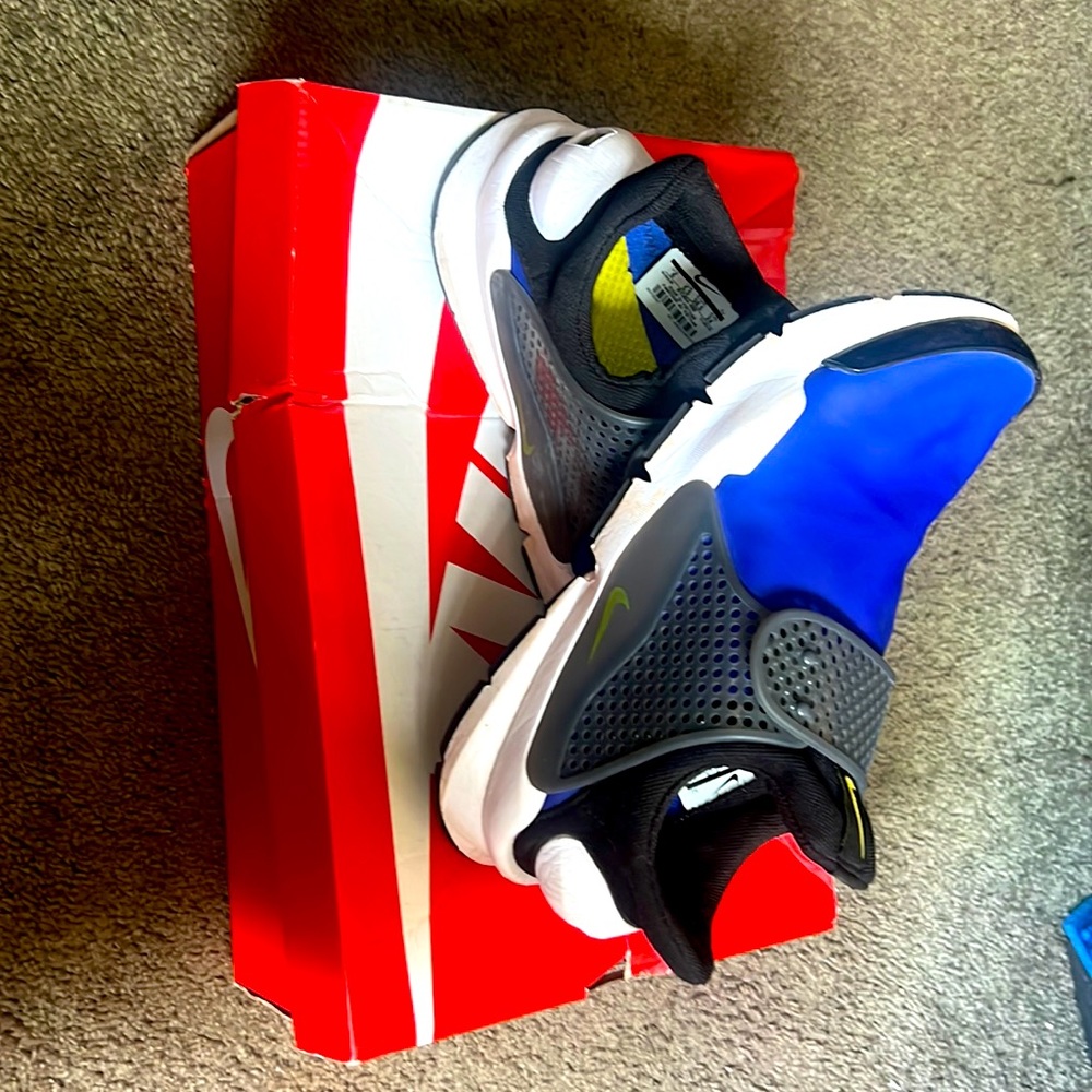 Nike Sock Dart Paramount Blue Youth Size 6